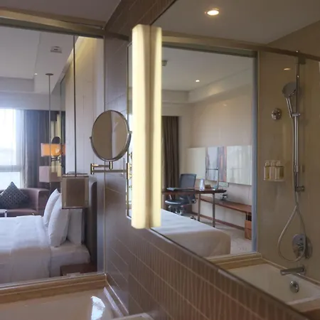 Holiday Inn Shanghai Hongqiao By Ihg - Near By Hongqiao Airport & Necc Exterior photo